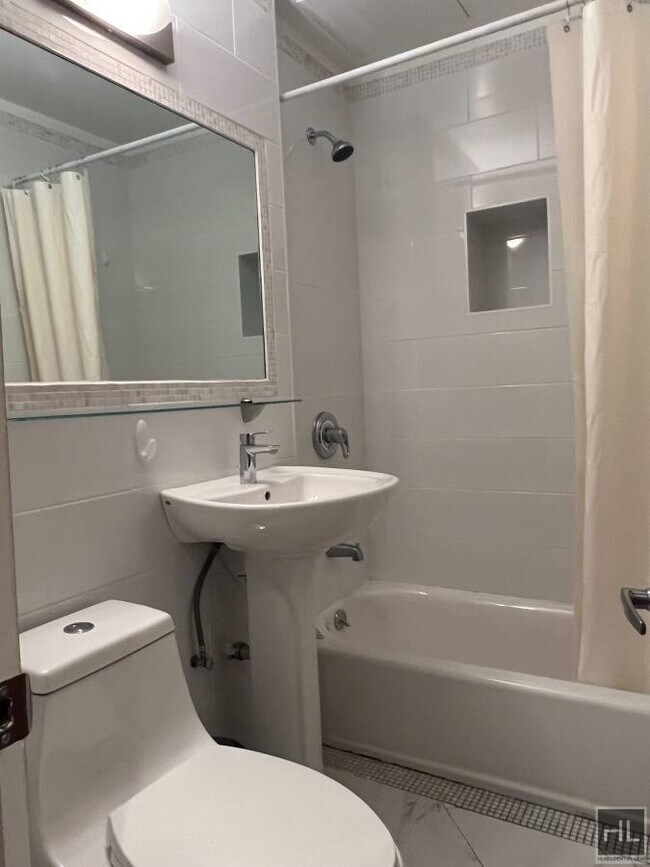 Building Photo - EAST 61 STREET