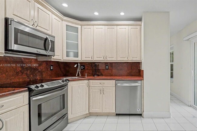 Building Photo - 10994 Neptune Dr