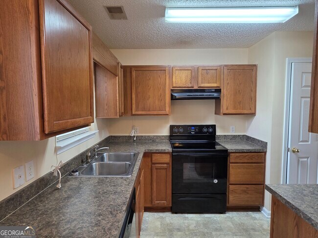Building Photo - 101 Mossy Oak Dr