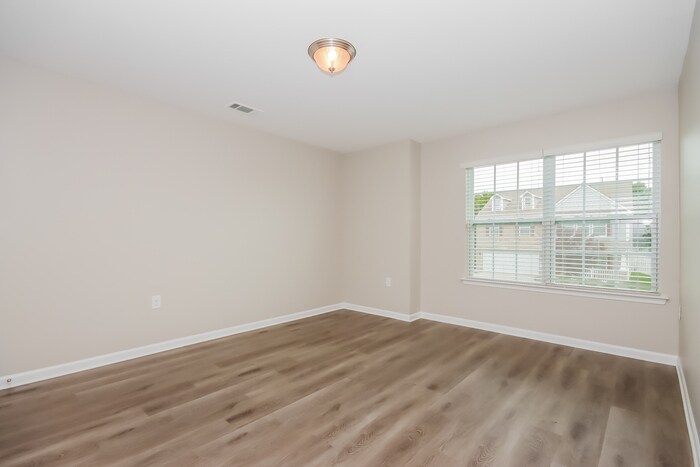 Building Photo - 1402 Kent Downs Ave SW