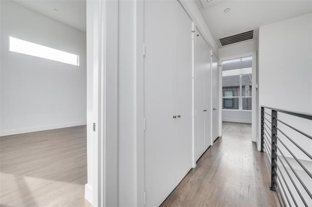 Building Photo - 2317 Moser Ave