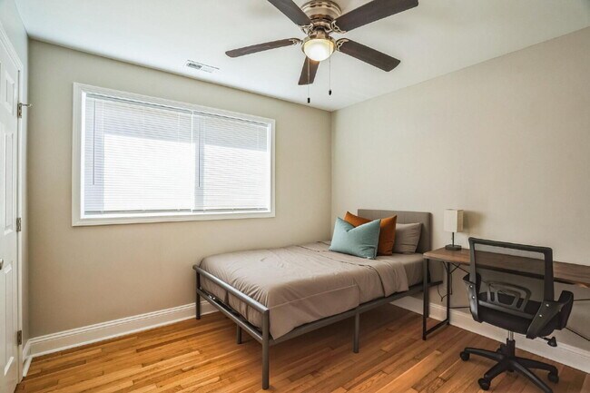 Building Photo - Stylish, Newly-Renovated Home in Raleigh with Great Location!
