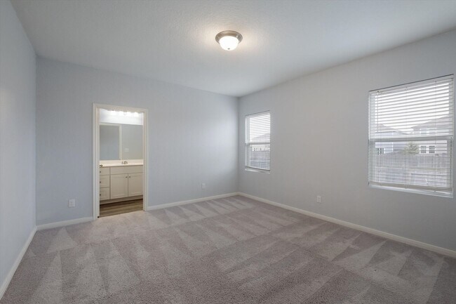 Building Photo - *MOVE IN SPECIAL ONE MONTH FREE*