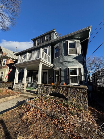 Building Photo - 62 Liberty Ave