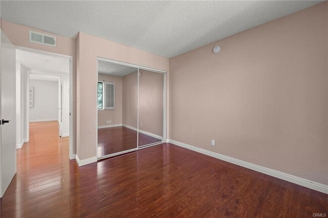 Building Photo - 9000 Vanalden Ave