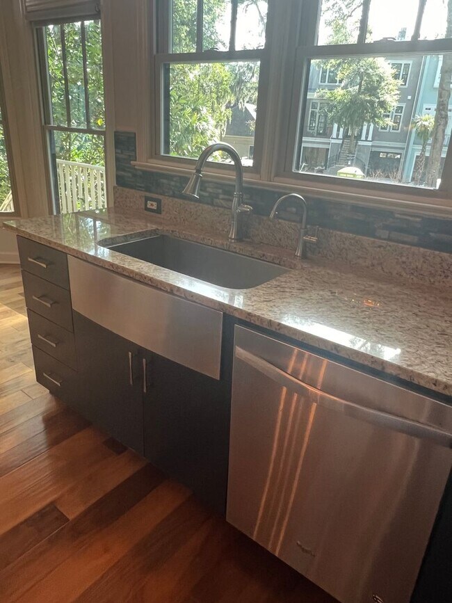 Building Photo - Spacious Updated Home in Windmill Harbour!
