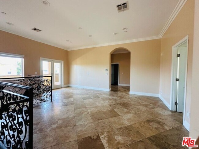 Building Photo - 7347 Dinwiddie St