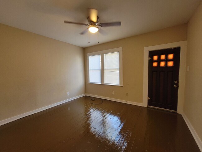 Building Photo - Charming 3-Bedroom Home in the Heart of San Antonio