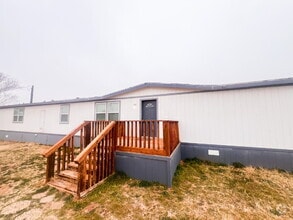 Building Photo - Home in Ropesville ISD