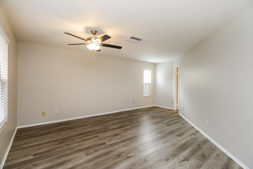 Building Photo - 12415 S Ki Dr