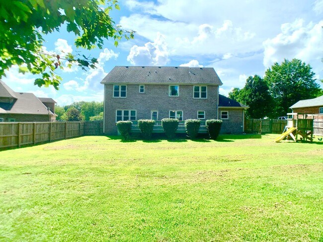 Building Photo - 141 Lyme Dr