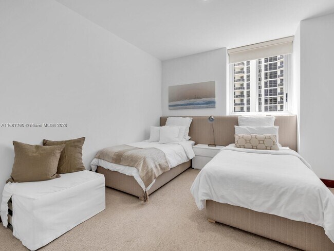 Building Photo - 4779 Collins Ave