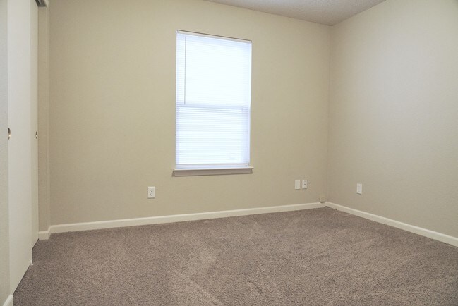 Building Photo - 9201 Ogden Dunes Ct