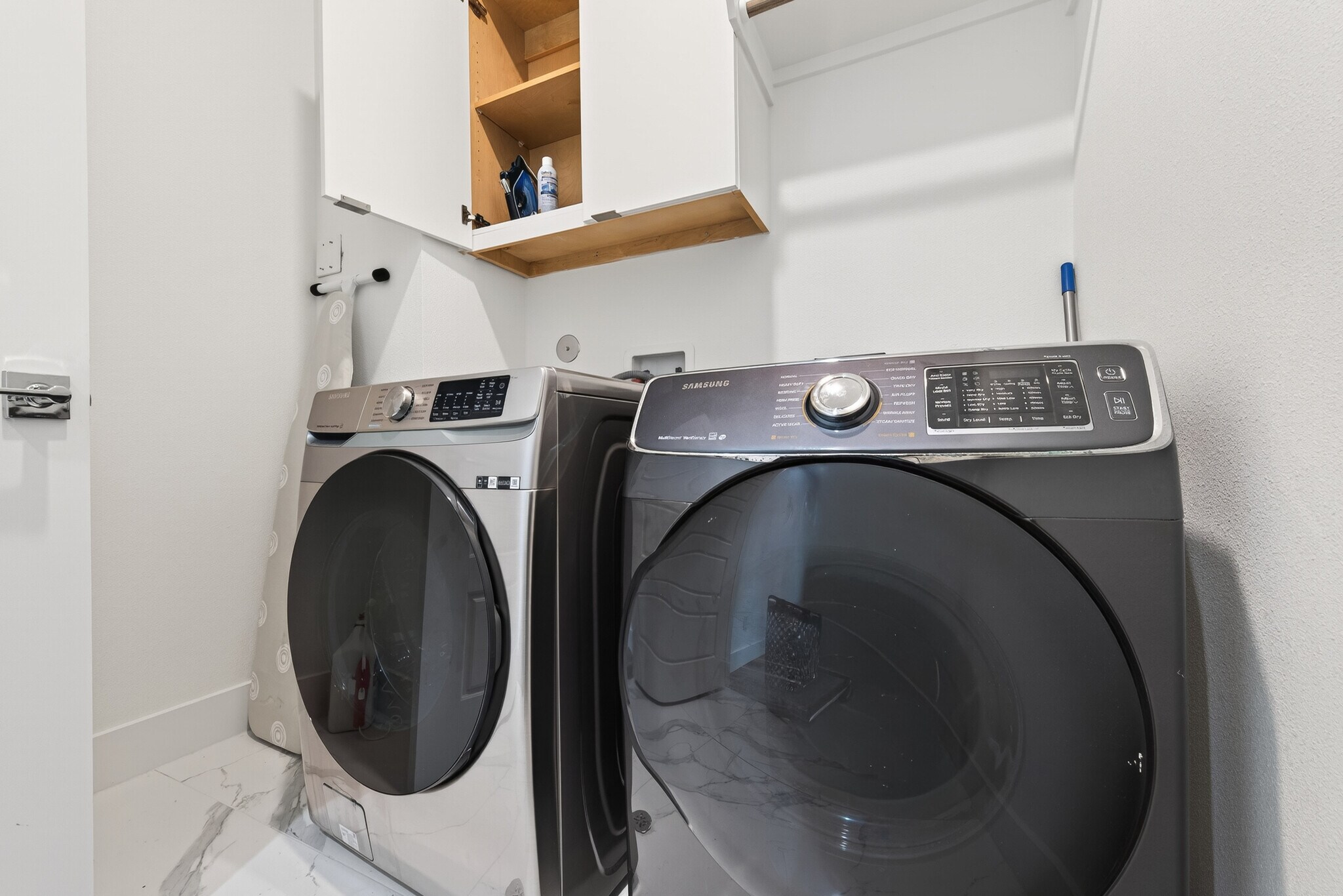 Laundry - 523 Schweikhardt St