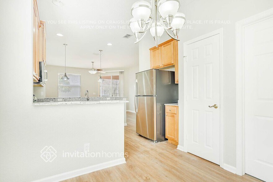 Building Photo - 2920 Willow Creek Ln