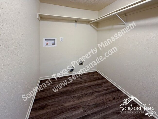 Building Photo - 4127 Arthur Ln