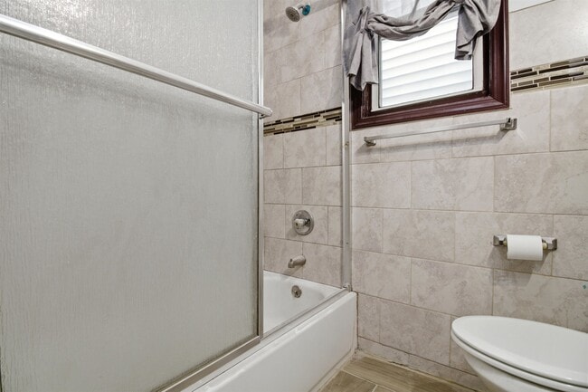 Building Photo - 35 W 52nd St