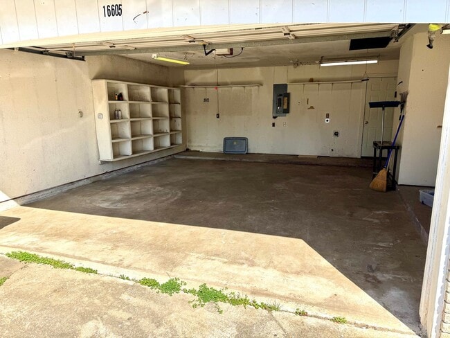 Building Photo - Updated 3 Bedroom, 1.5 Bath House Near Hard Rock Casino and Has Great Highway Access!