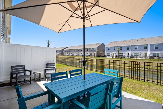 Building Photo - 332 Bayou Loop