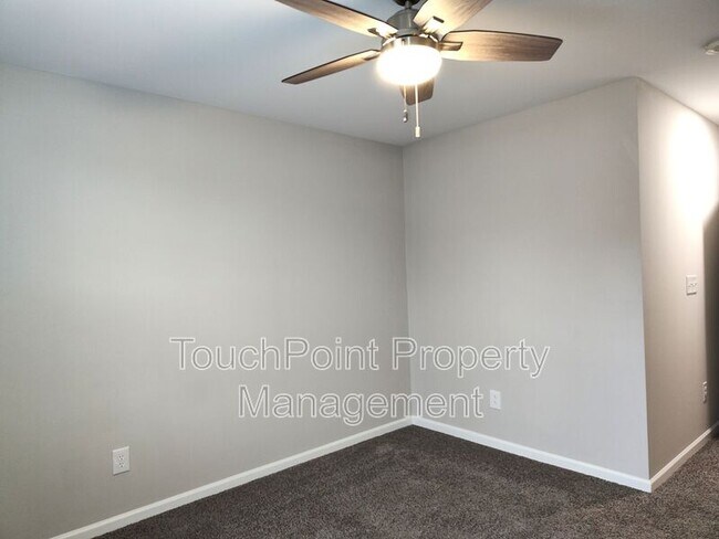 Building Photo - 7383 Sun Dance Dr