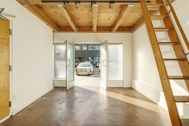 Building Photo - 755 Florida St