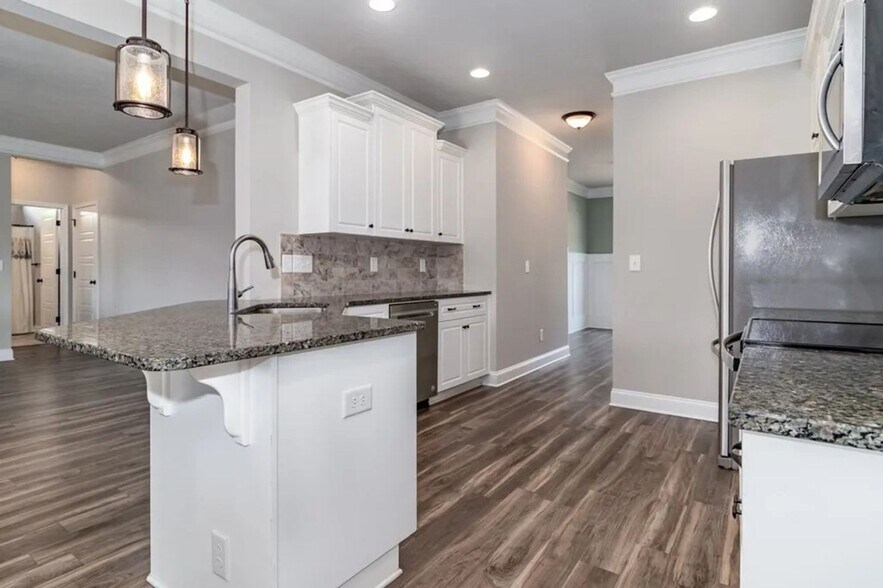 Building Photo - 1016 Swan Ct