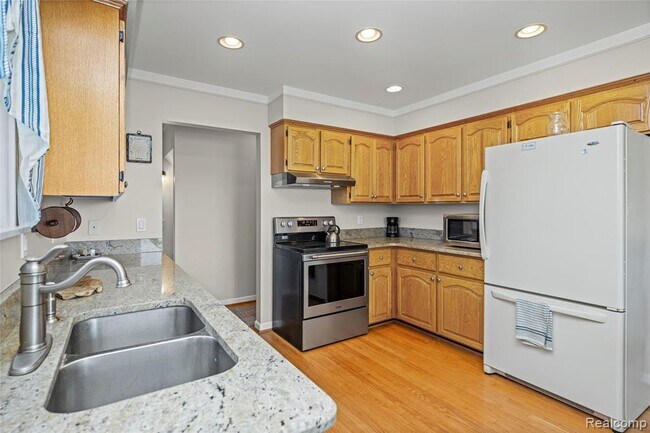 Building Photo - 9510 Beechcrest St