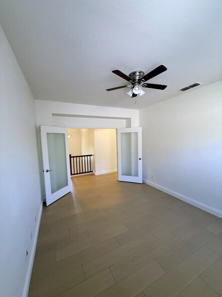 Building Photo - 5424 Knotty Pine Way