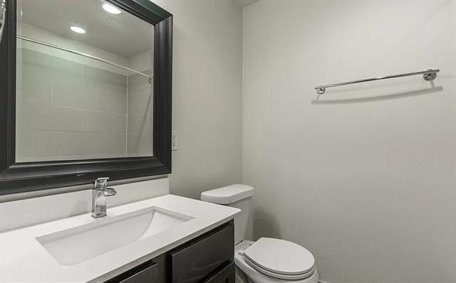 Building Photo - 1925 Moser Ave