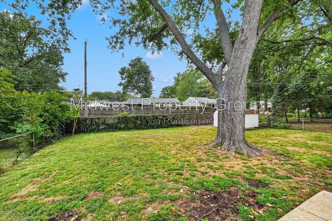 Building Photo - 6717 Lightwood Dr