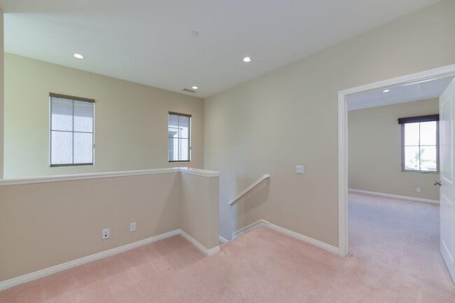 Building Photo - 3b/2.5b Cypress Village Irvine House for rent