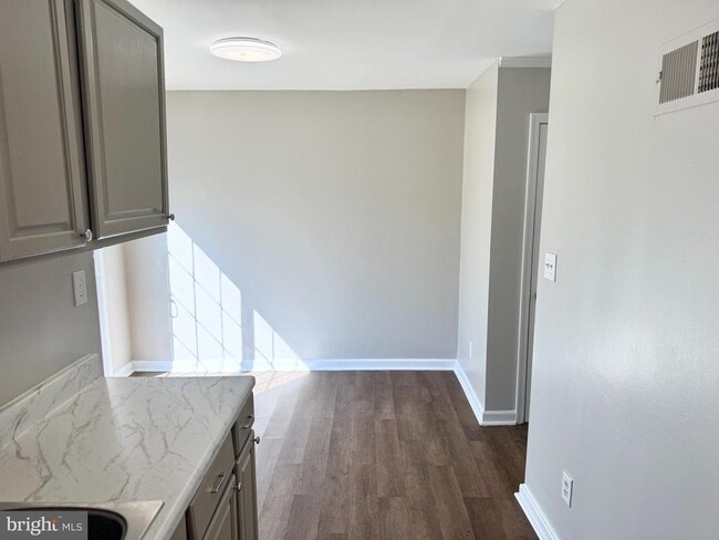 Building Photo - 134 Hickok Cir