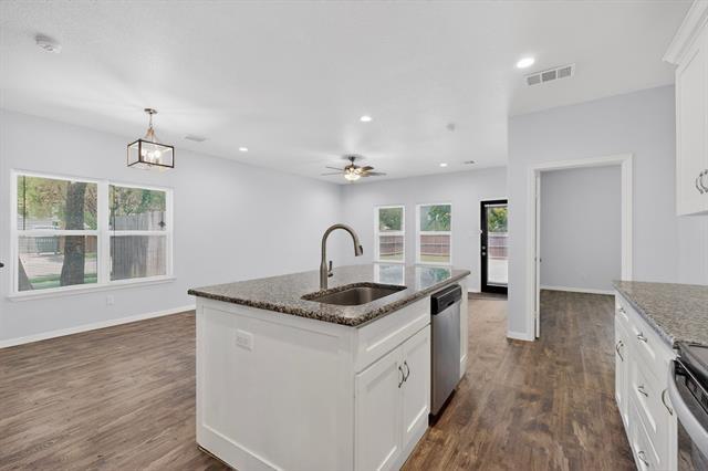Building Photo - 5838 Humbert Ave