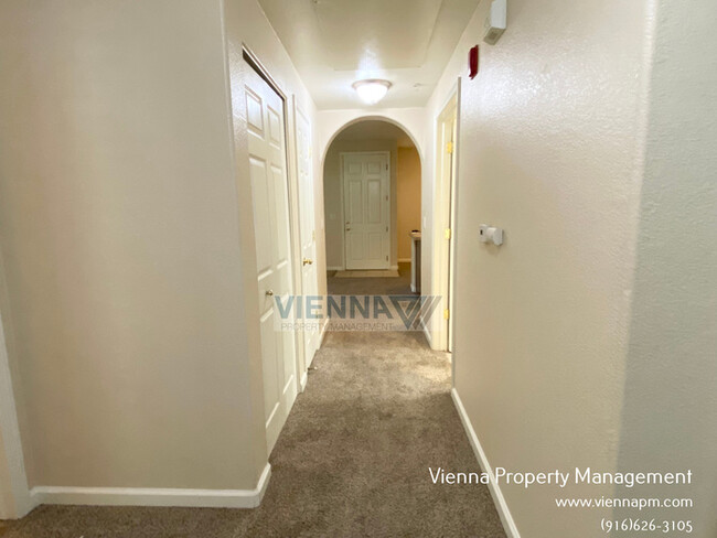 Building Photo - 6521 Hearthstone Cir