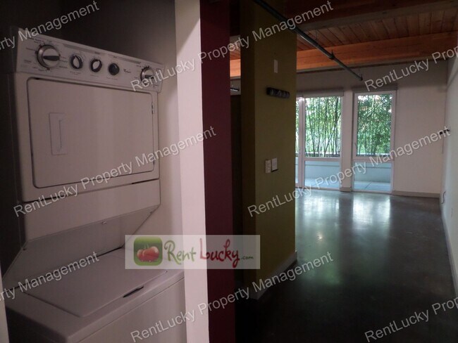Building Photo - 401 9th Ave N