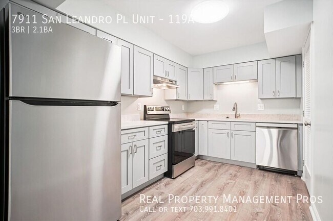 Building Photo - 7911 San Leandro Pl