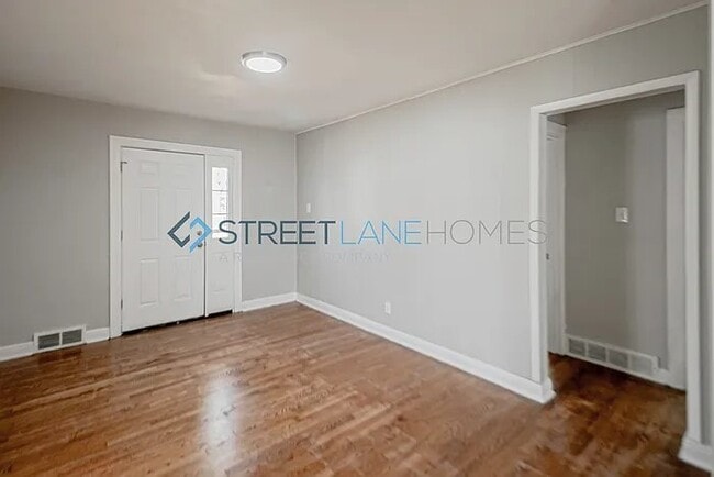 Building Photo - 3825 Melba Pl