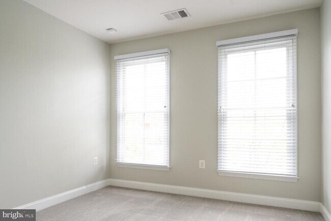 Building Photo - 1115 Cameron St