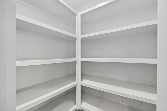 Building Photo - 3909 Shiva Dr