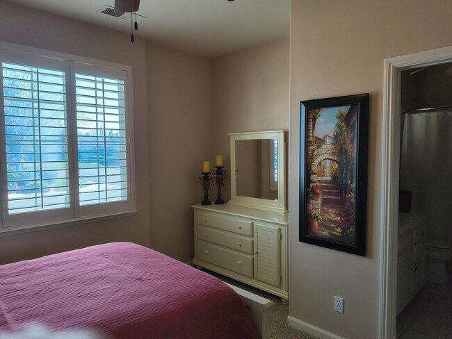 Building Photo - 3-bedroom, 2.5 bathroom home desirable Marquise Gated Community