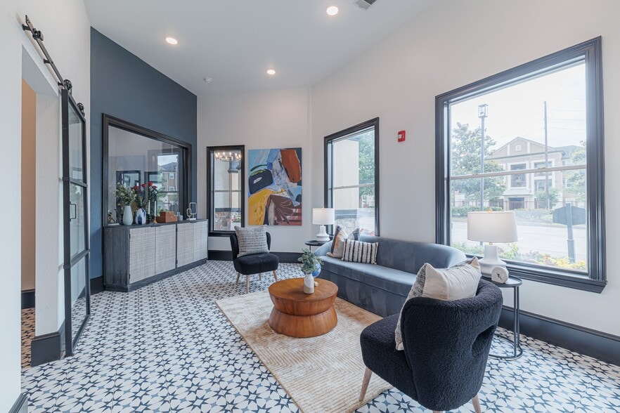 Clubhouse with coffee bar and business center - The Bryx at Kingwood