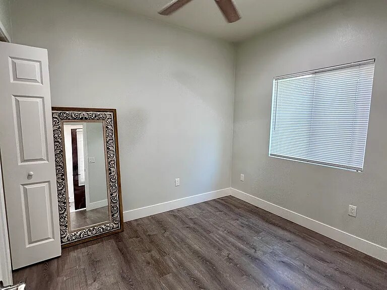Building Photo - 9443 Lotus Dr