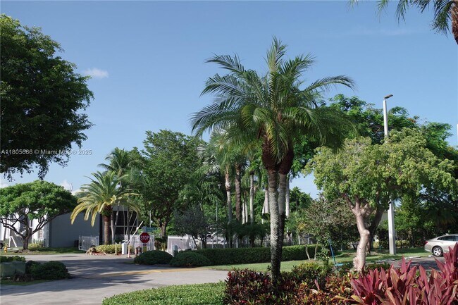 Building Photo - 1500 Jefferson Dr