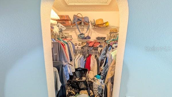 Building Photo - 106 Royalty Cir