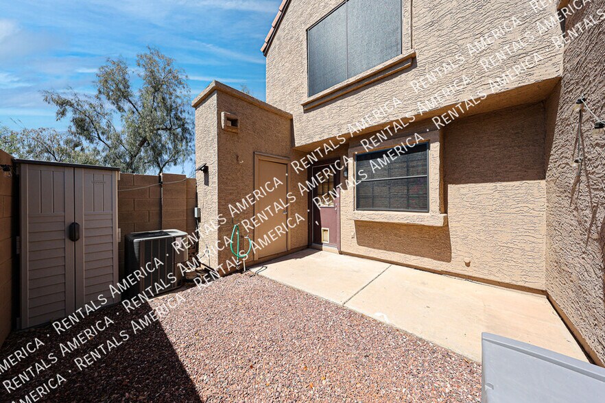 Building Photo - 3491 N Arizona Ave