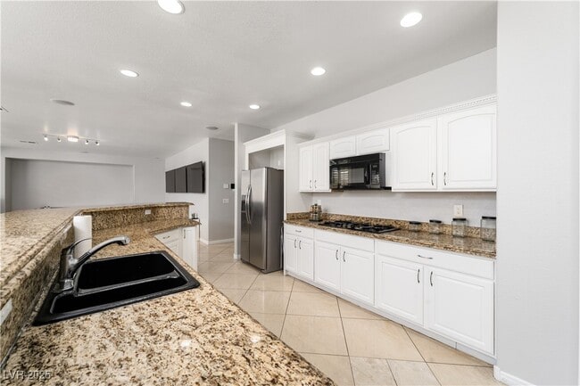 Building Photo - 10725 Bernini Dr