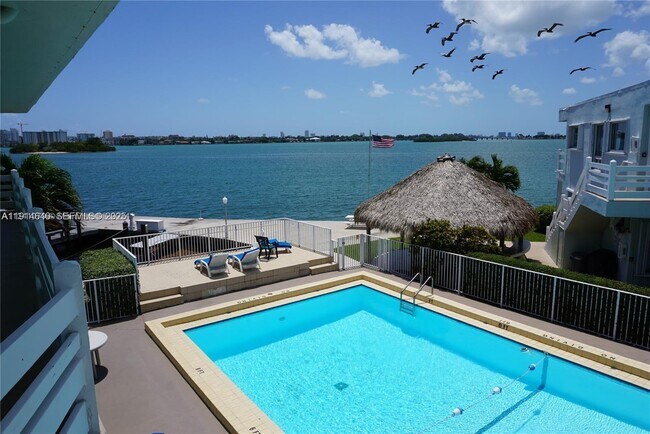 Building Photo - 2700 NE 135th St