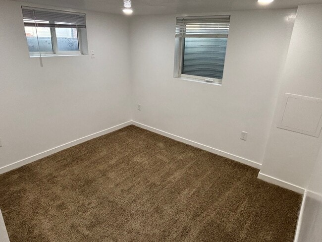 Building Photo - 8089 S Fern Cir