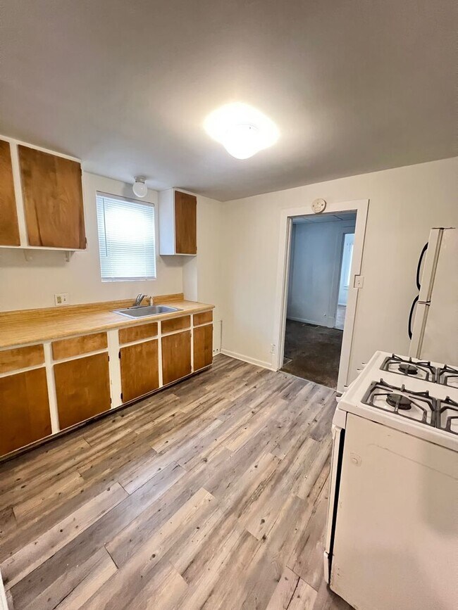 Building Photo - 68 N 7th Ave