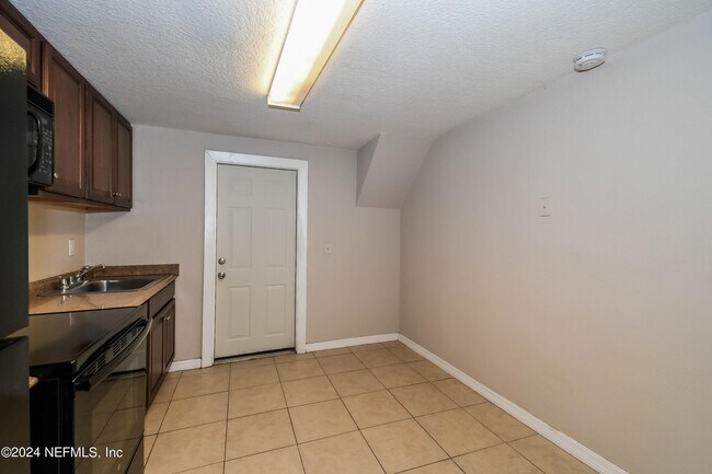Building Photo - 9155 5th Ave